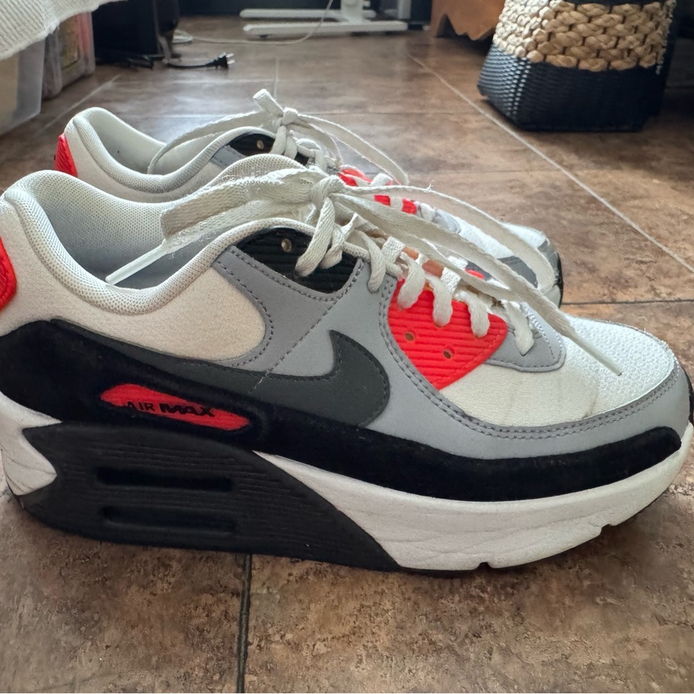Nike Air Max 90 LV8 White Red Black Sneakers